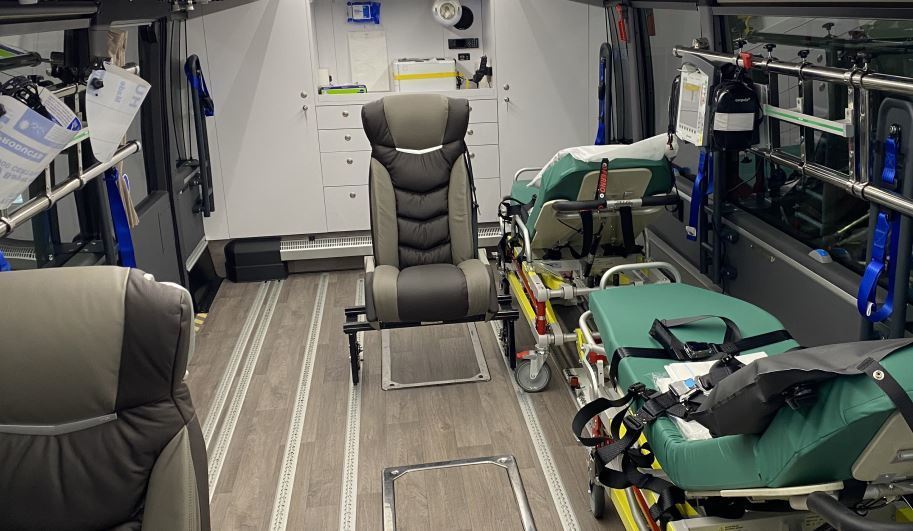 Autocares Irizar i8 e i6S premium para el sector sanitario