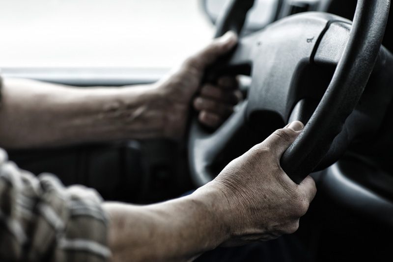 Un camionero al volante