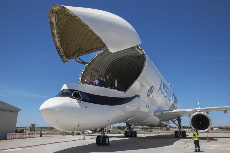 Llegada del Beluga XL a Getafe