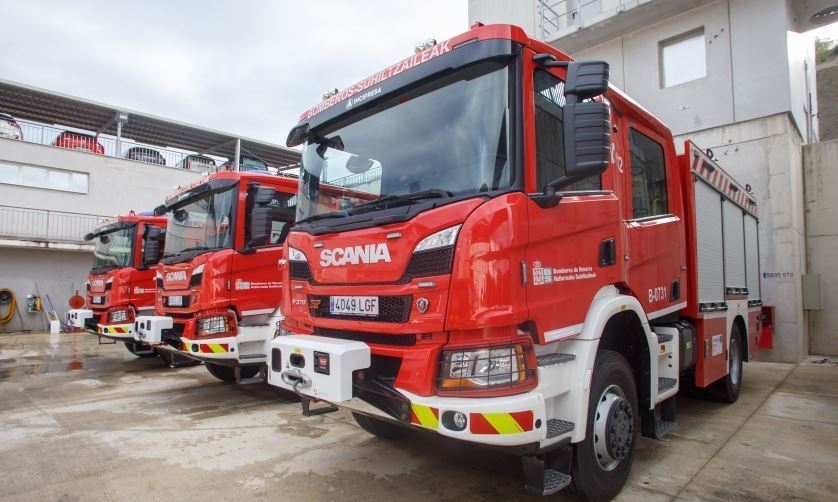 Las tres autobombas Scania entregadas a los bomberos de Navarra
