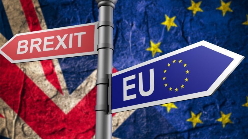 Banderas de la UE y del Reino Unido