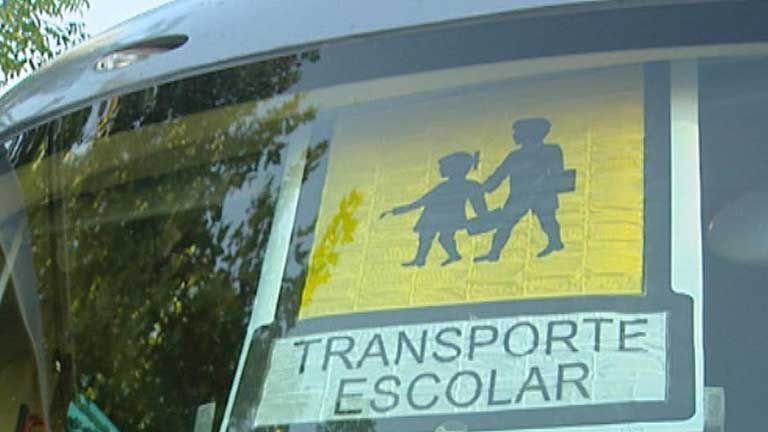 Imagen de un autobús de transporte escolar