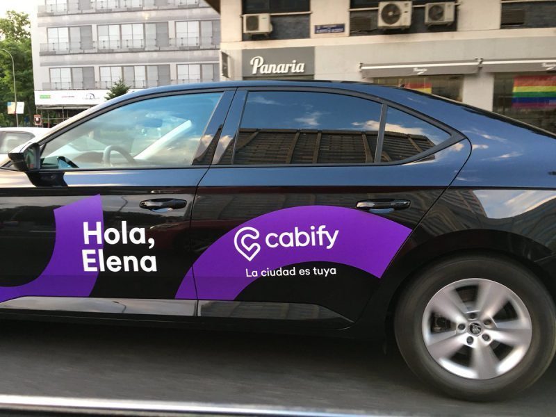 Un vehículo de Cabify