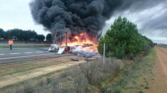 CAMIONARDIENDO
