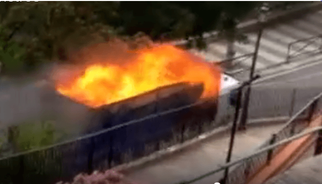 CAMIONARDIENDOENMARCHA.jpg
