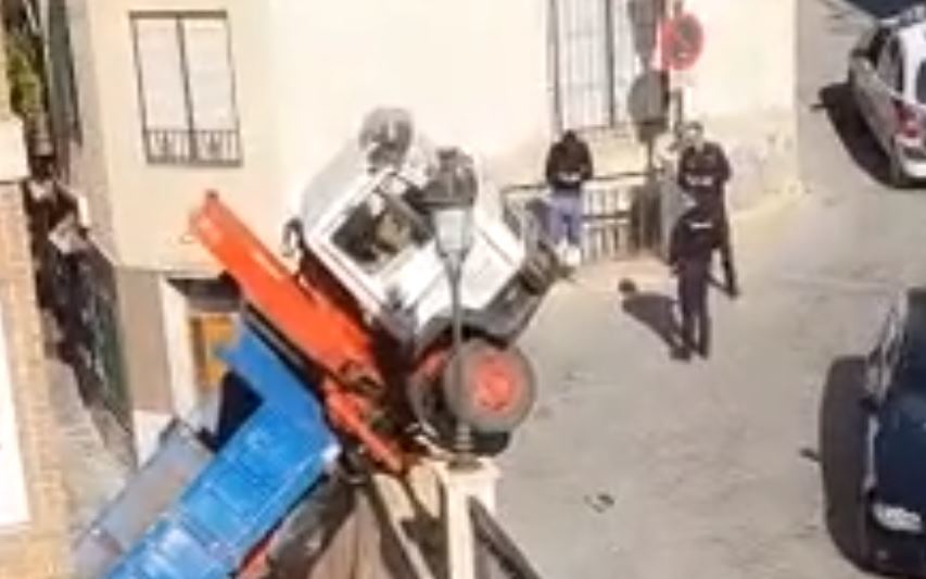 Imagen del camión accidentado