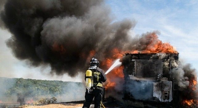 CAMIONDELEONARDIENDO