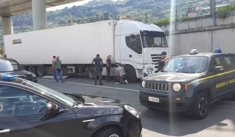 Imagen de la inspección de los Guardias de Finanzas