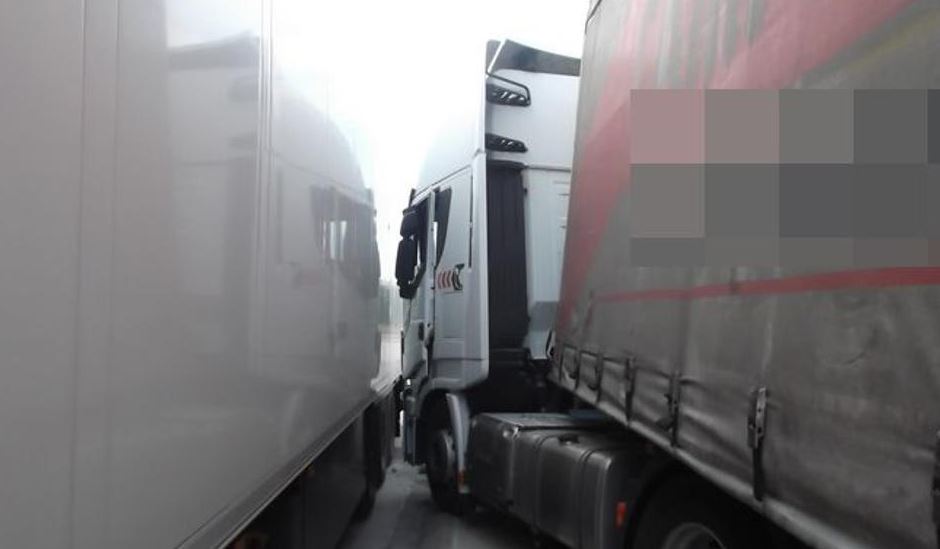 Imagen del choque de los camiones