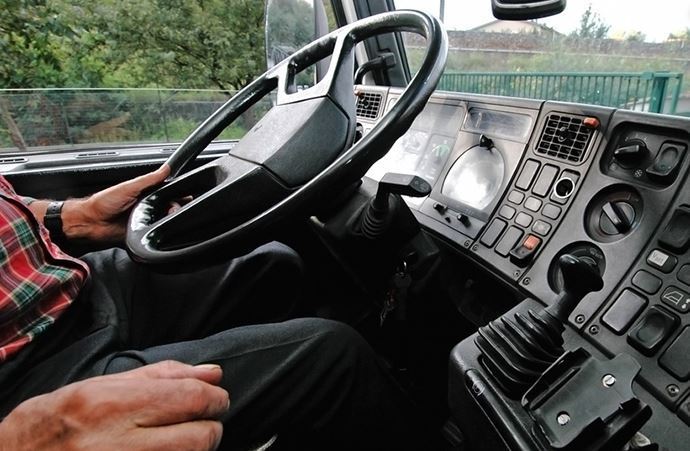 Un camionero al volante