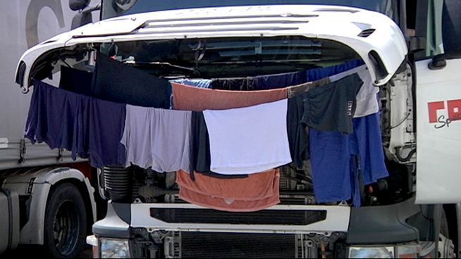 CAMIONESENAREASDESERVICIO