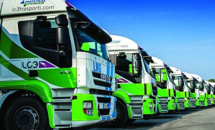 imagen de los camiones Iveco GNL de LC3 Trasporti