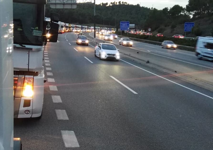 Marcha de camiones por la Ronda Litoral de Barcelona