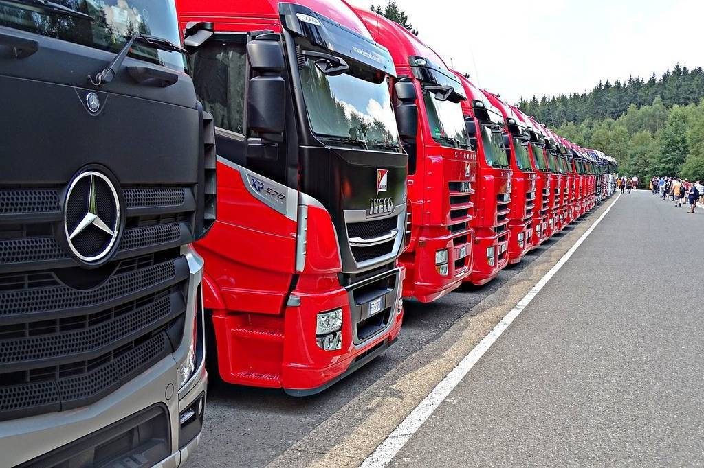 Camiones estacionados,