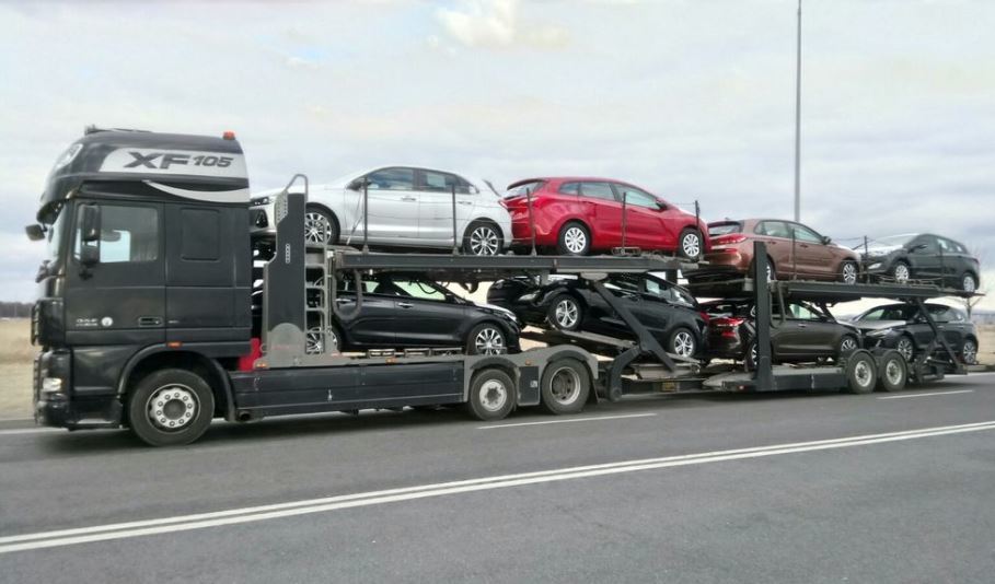 Imagen de un camión portacoches,