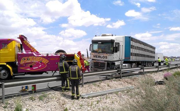 Imágen del camión accidentado