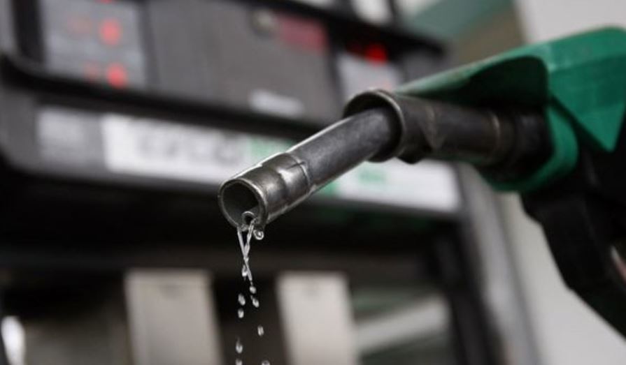 Una manguera de repostar combustible