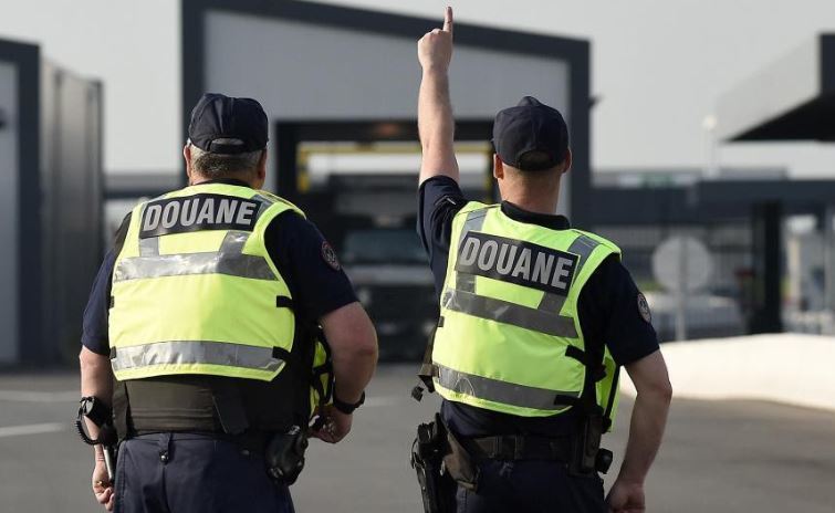 Imagen de los agentes de aduanas de Francia