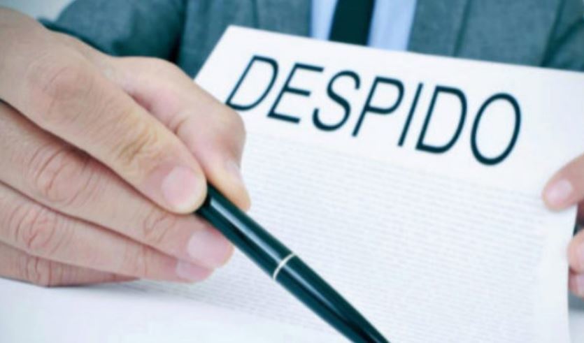 Imagen de una carta de despido, CC.OO. pide restringir el despido y elevar el coste