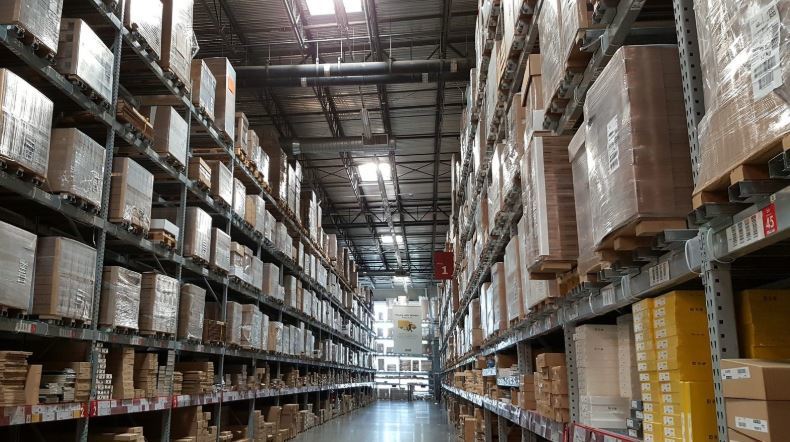 Imagen del almacen de una central de compras