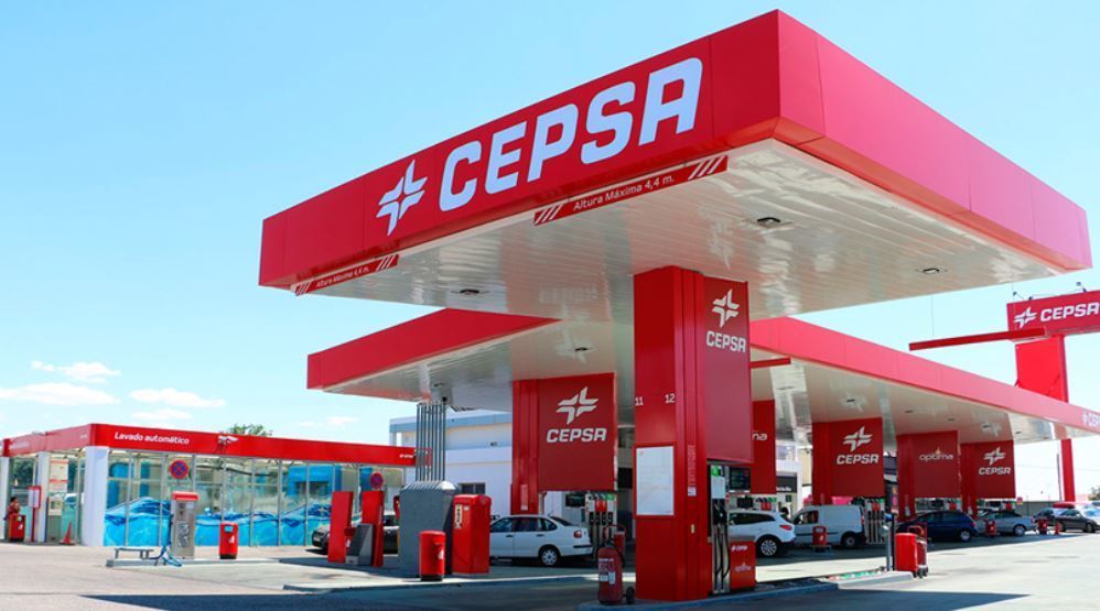 Imagen de una gasolinera de Cepsa