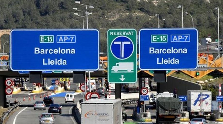 Imagen de Cataluña y los camiones en la AP-7