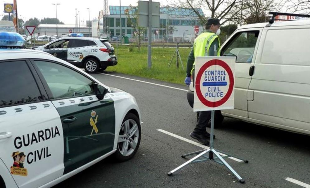 Imagen de un control de la Guardia Civil,