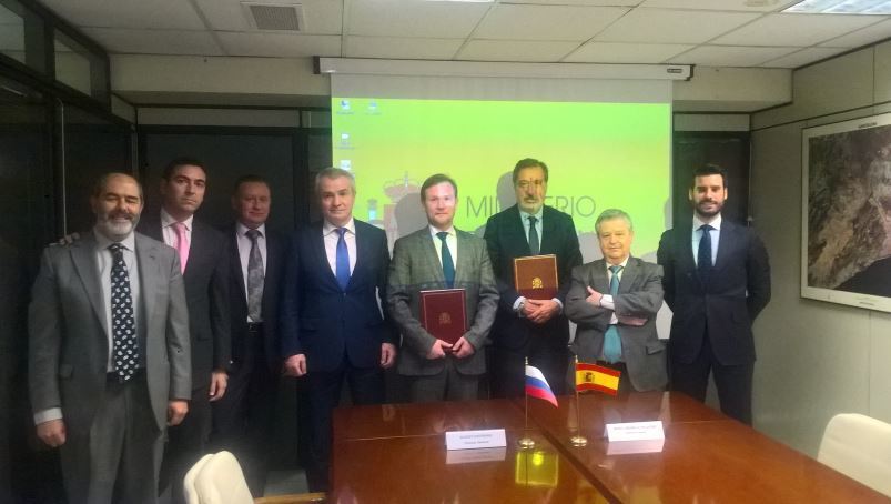 Miembros de ambas delegaciones que participaron en la Comisión Mixta