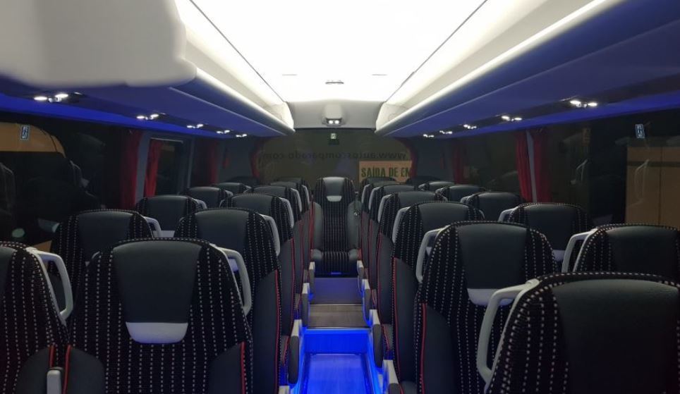 Imagen de El Mitma crea un título multiviaje gratuito para viajeros habituales de autobús de titularidad estatal