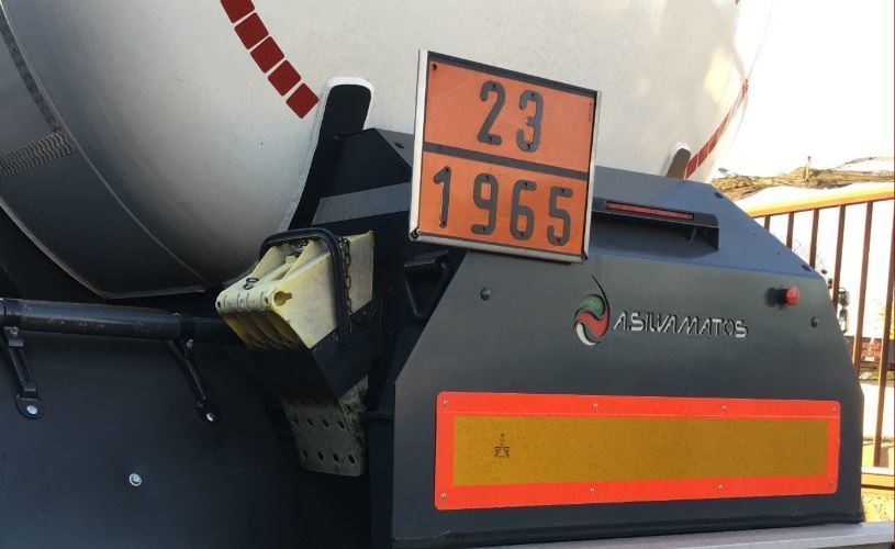 Camión de transporte de mercancías peligrosas