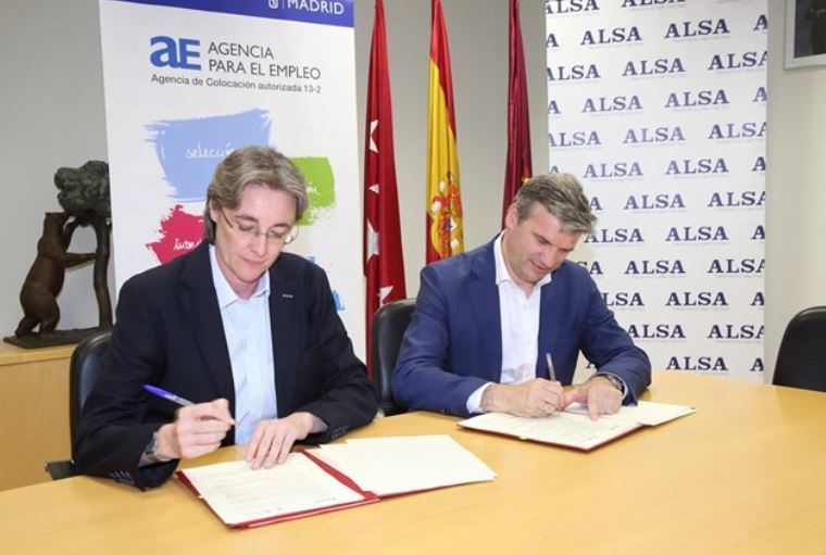 Imagen de la firma del acuerdo