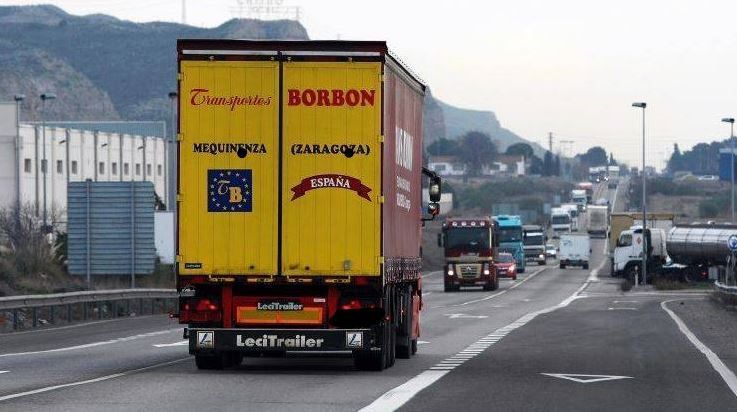 Camiones en carretera