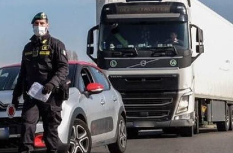 Imagen de un camionero en Italia