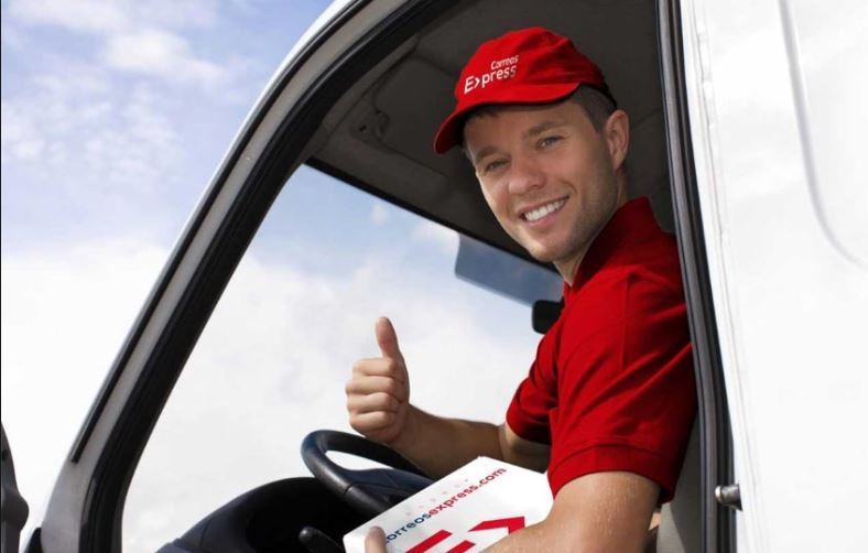 imagen de un trabajador de Correos Express