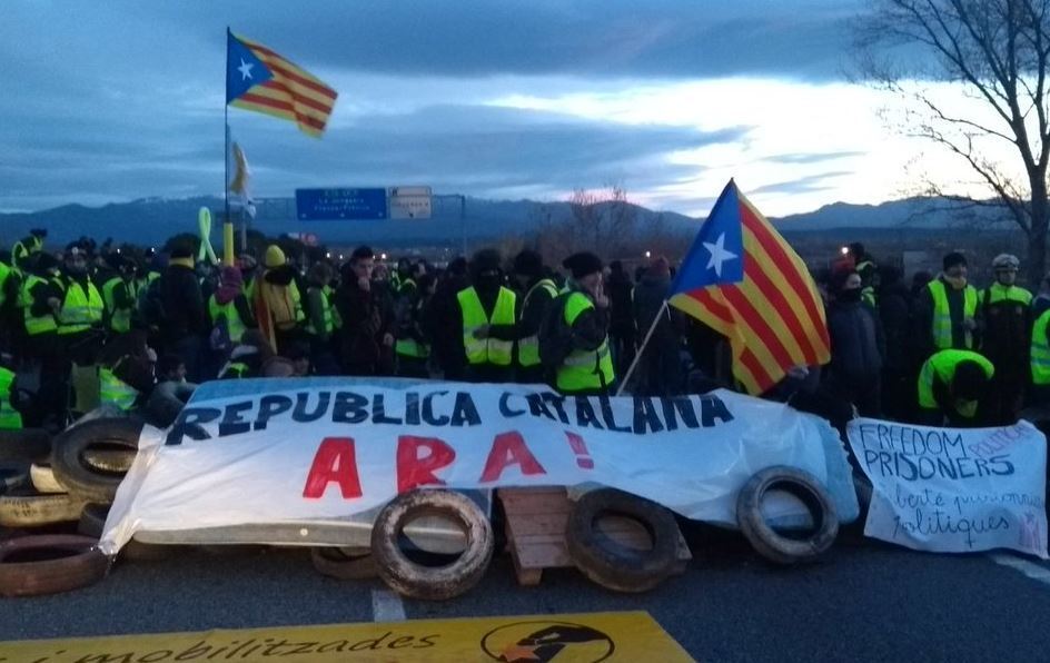Corte por la AP-7 por un grupo independestista
