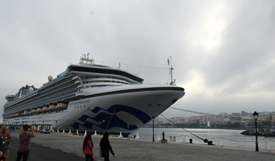 Imagen del Sapphire Princess en Ceuta