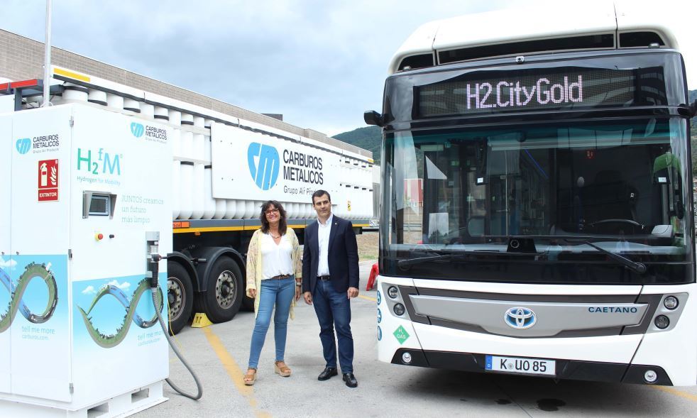 Imagen de Carburos Metálicos completa en Bizkaia su décima prueba de repostaje de un autobús de hidrógeno
