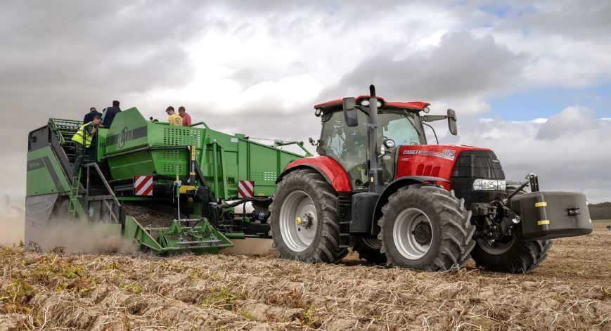 Imagen de tractores Case IH y manipuladores telescópicos en PotatoEurope