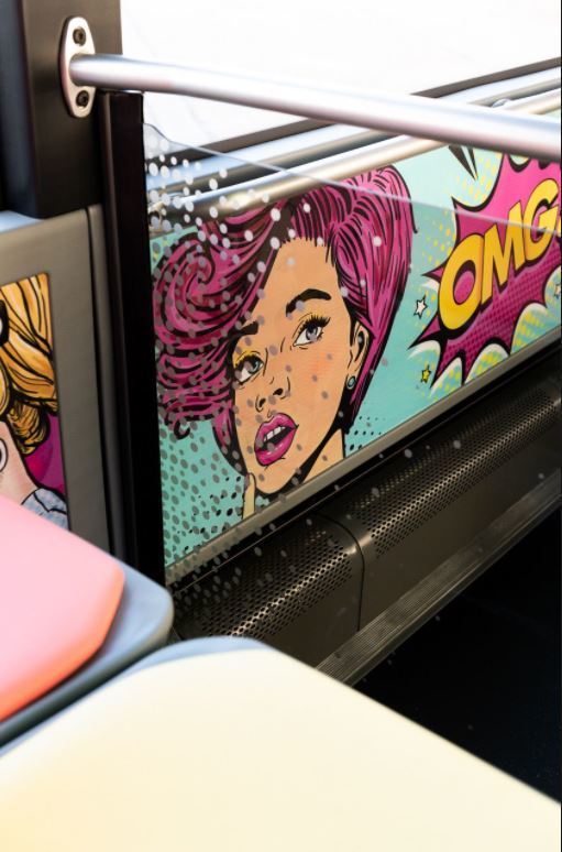  /></a></p><p><span>Para darle al diseño exterior del Citaro un componente futurista, la empresa Spillmann ha optado por el diseño de tranvía disponible opcionalmente. La línea lateral y la parte delantera se asemejan así a un vehículo ferroviario moderno. El «American School Bus» ocupa una posición especial en cuanto a su diseño exterior. El Citaro pintado de amarillo / negro se inspiró en un autobús escolar estadounidense. En la ventana trasera dice «Autobús escolar» en letras llamativamente grandes. Audaz y conciso, como el estilo de vida estadounidense. </span></p><p> </p><p><a href=