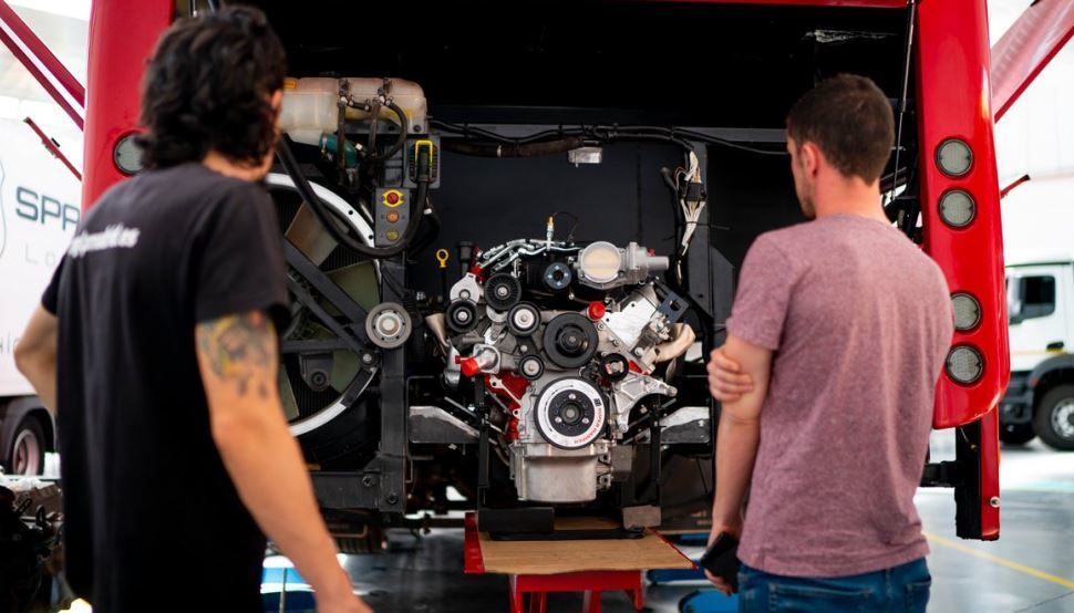 Imagen de un cambio de motor de gasóleo a gas por BeGas