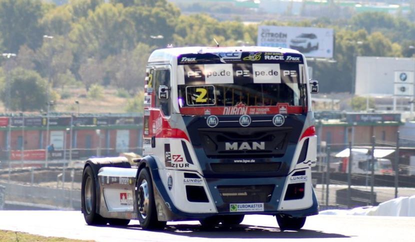 Imagen de la carrera de camiones en el Circuito del Jarama