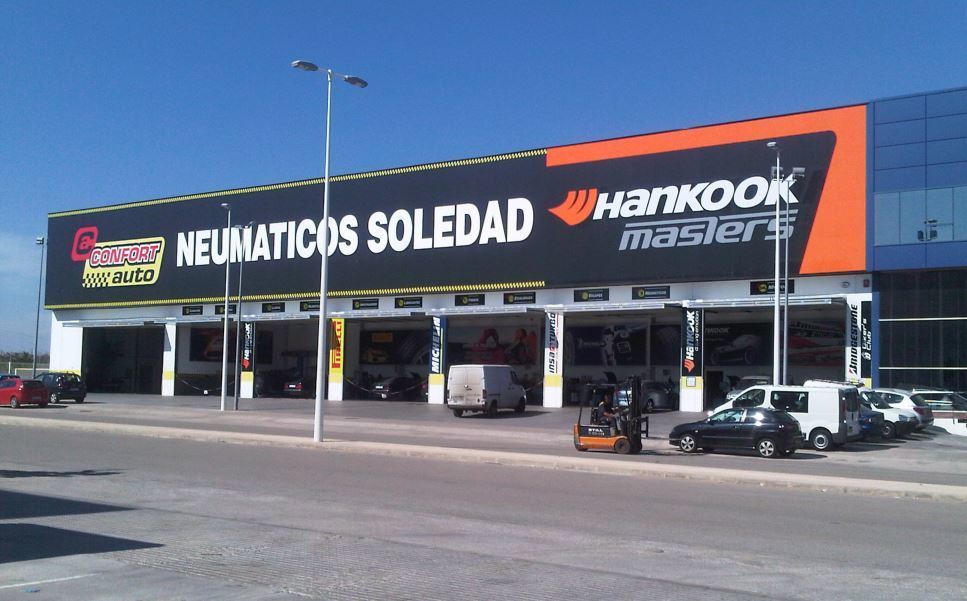 Confortauto regala tarjetas de carburante Cepsa comprando neumáticos