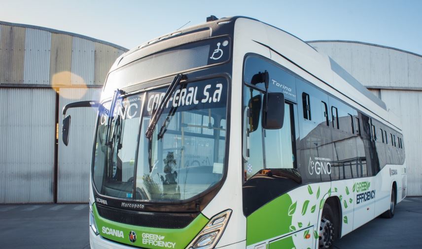 Imagen del autobús Scania a GNC que superó la prueba de Coniferal en Argentina