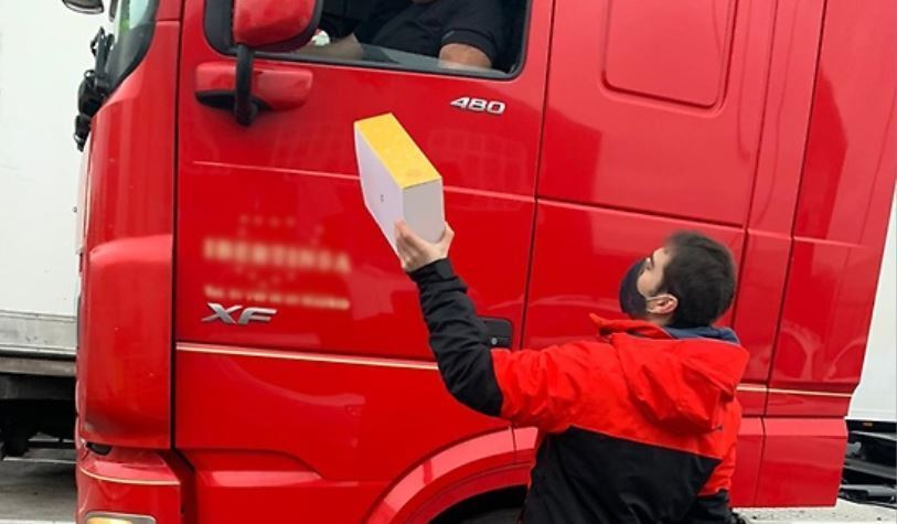 Entrega de lotes de Continental a camioneros y transportistas durante la pandemia