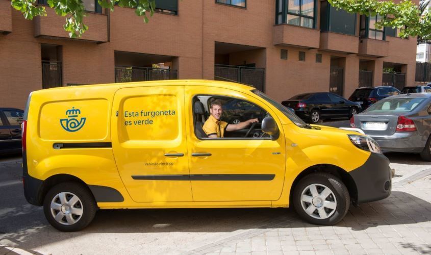 Correos incorporará a su flota 220 nuevas furgonetas ecológicas