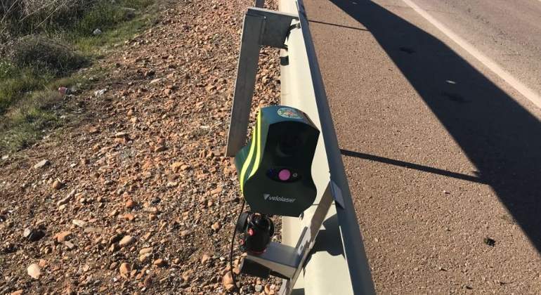 Un mini-radar colocado en una bionda