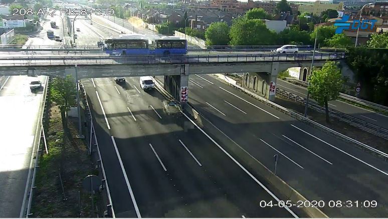 Cámara de la DGT en una carretera