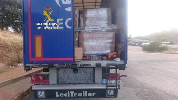 DETENIDOPORROBARCAMIONESENAREADESERVICIOENJAEN