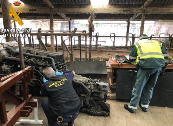 Piezas del camión encontradas en una cuadra