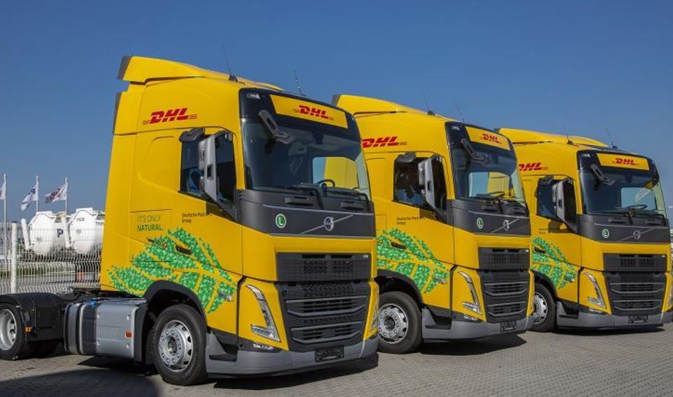 Imagen de los camiones de GNL en servicio de DHL
